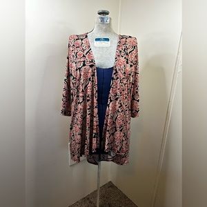 LuLaRoe Black w/Red & Cream Floral Design 3/4 Sleeve Cardigan Women’s Small